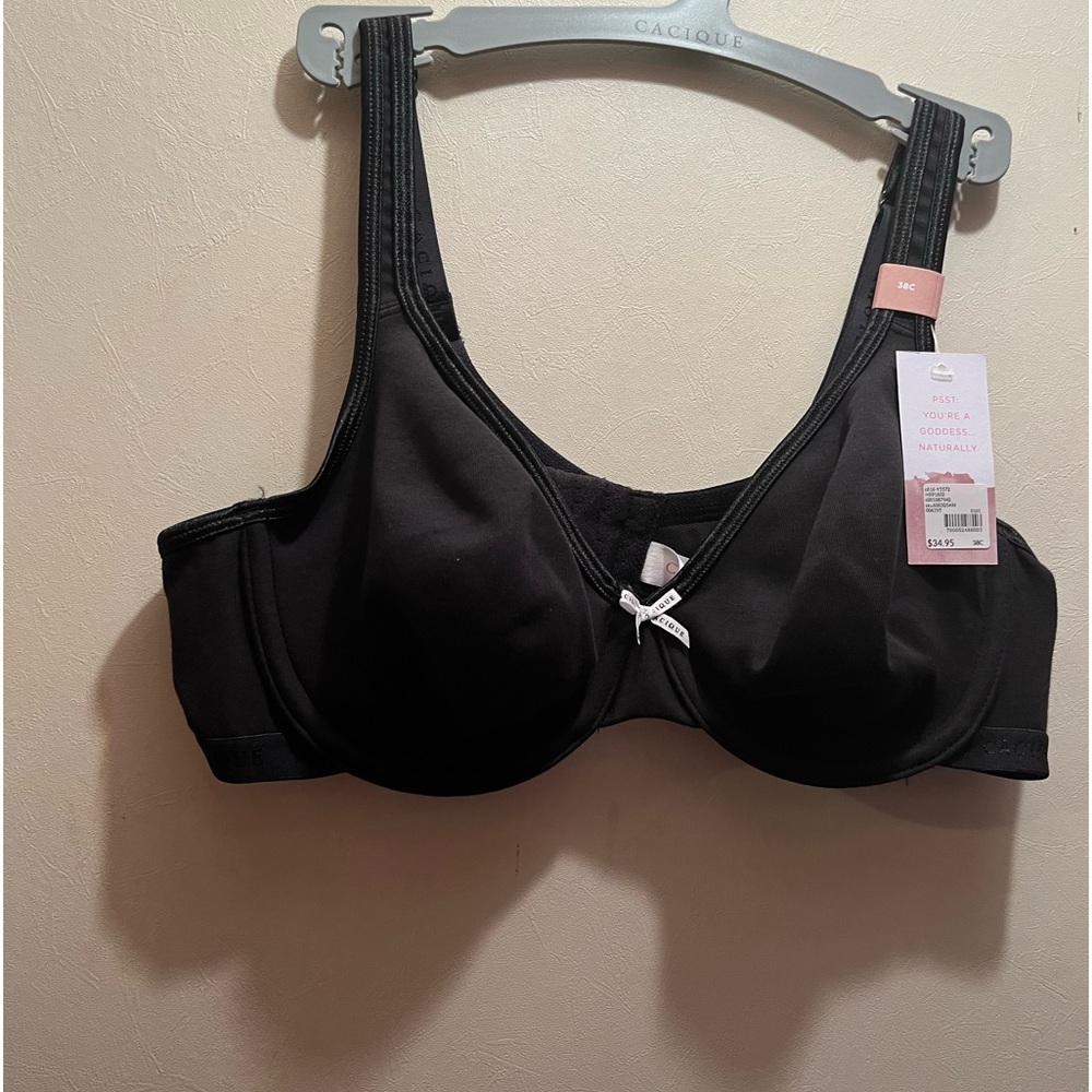 38C Never been worn wired black bra